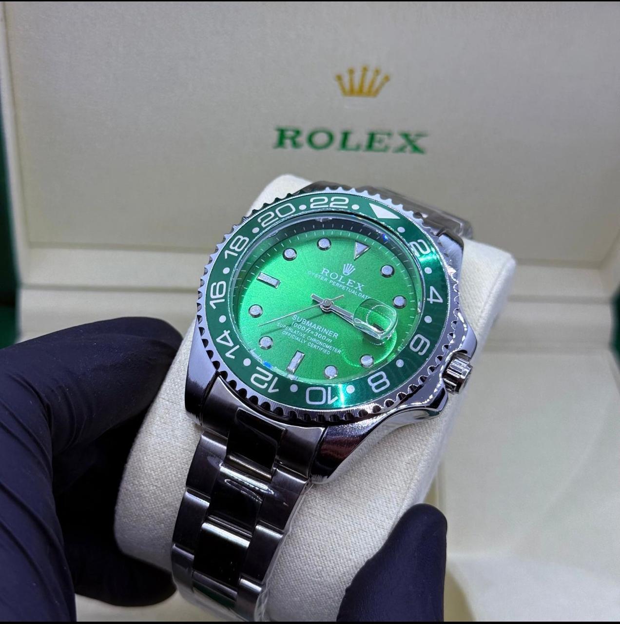 Rolex Submariner green rotating dial
